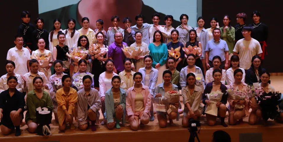 2025年淄博师专“艺术校园建设”系列展演活动—绽放·2023级舞蹈教育毕业汇报演出圆满落幕